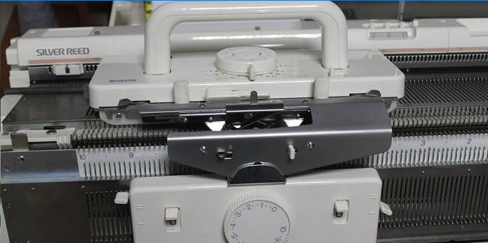 Аутоматска машина за плетење Силвер Реед